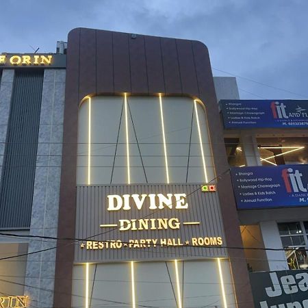 Divine Hotel Karnāl 外观 照片