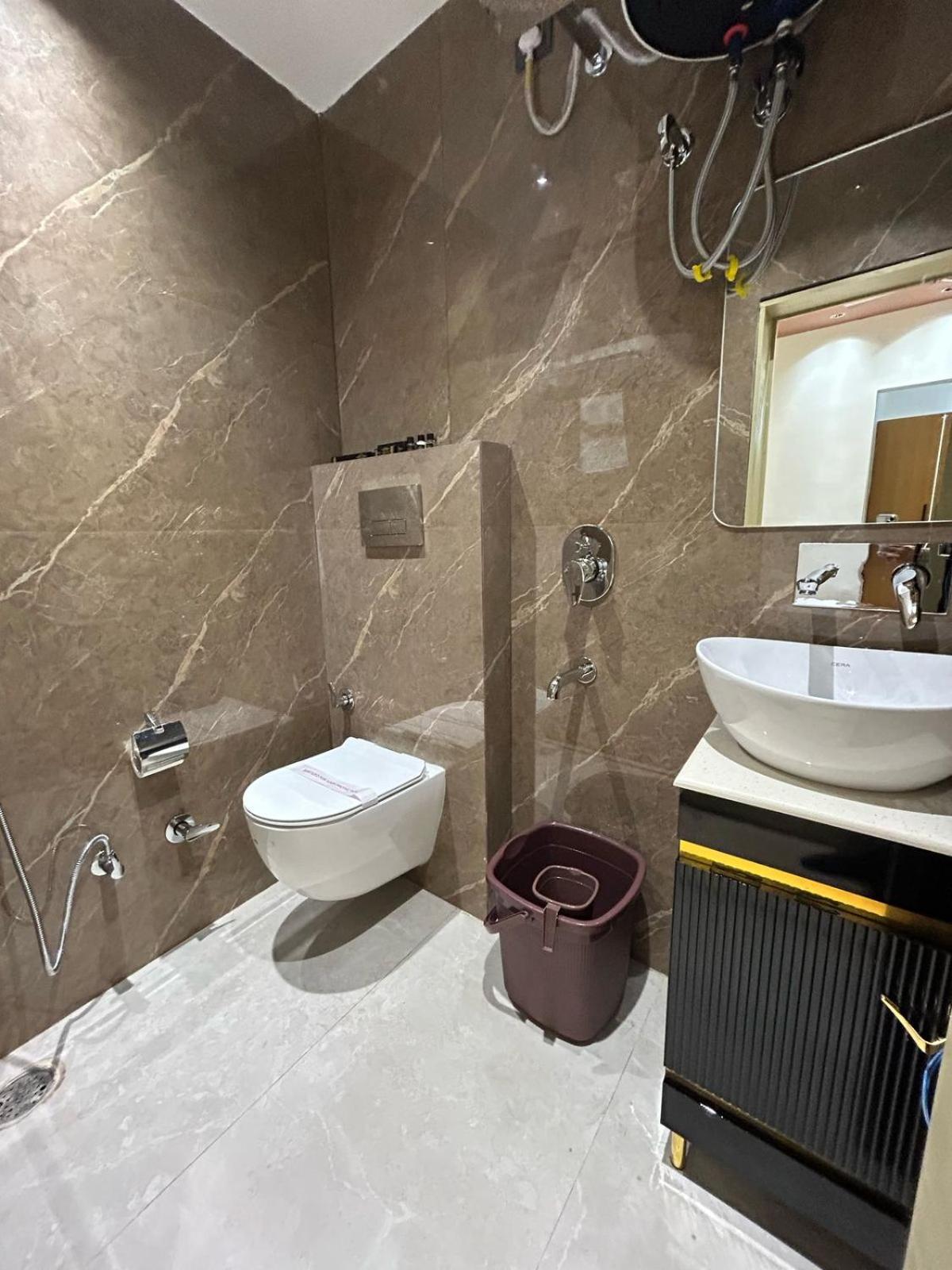 Divine Hotel Karnāl 外观 照片