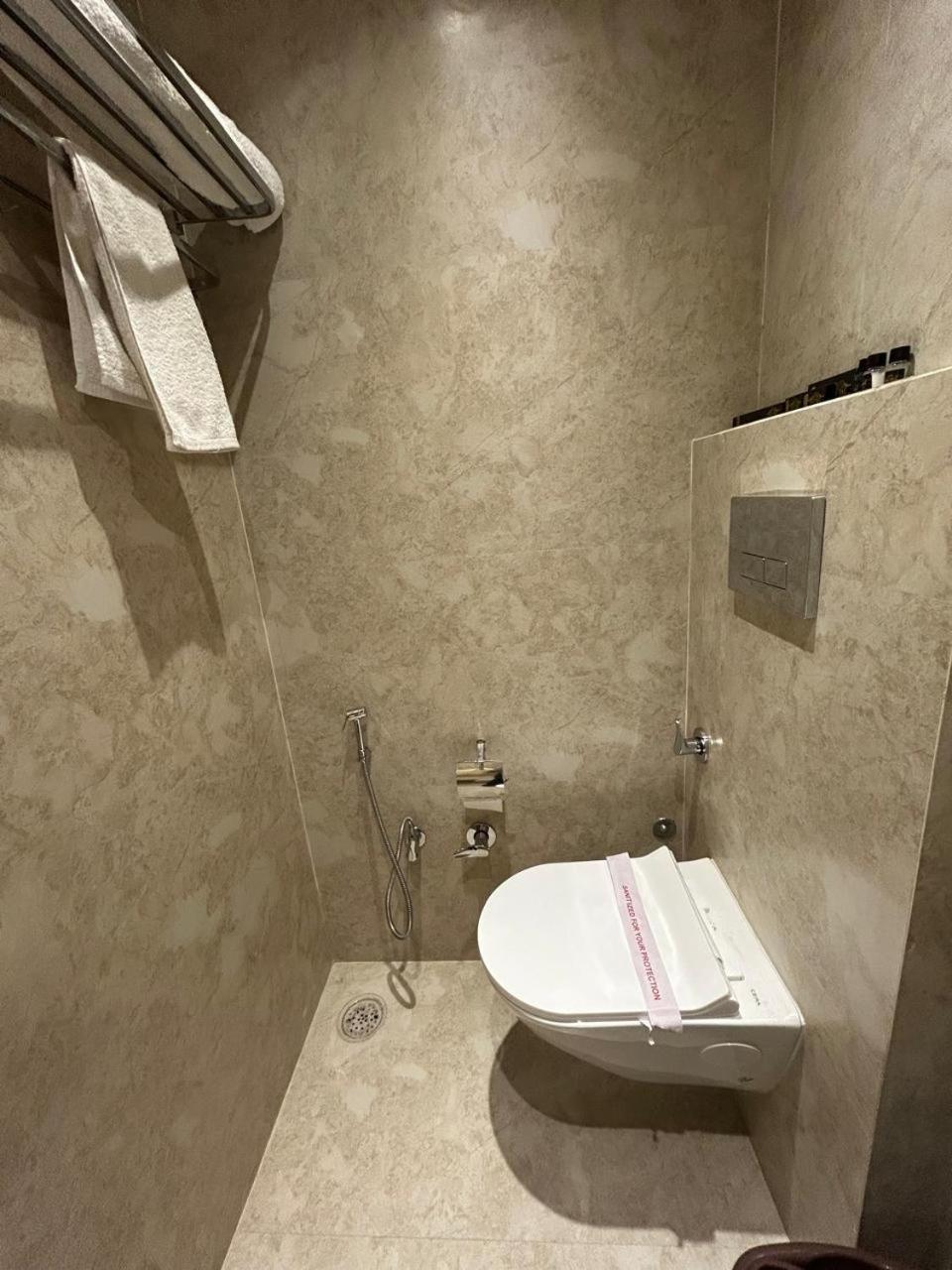 Divine Hotel Karnāl 外观 照片
