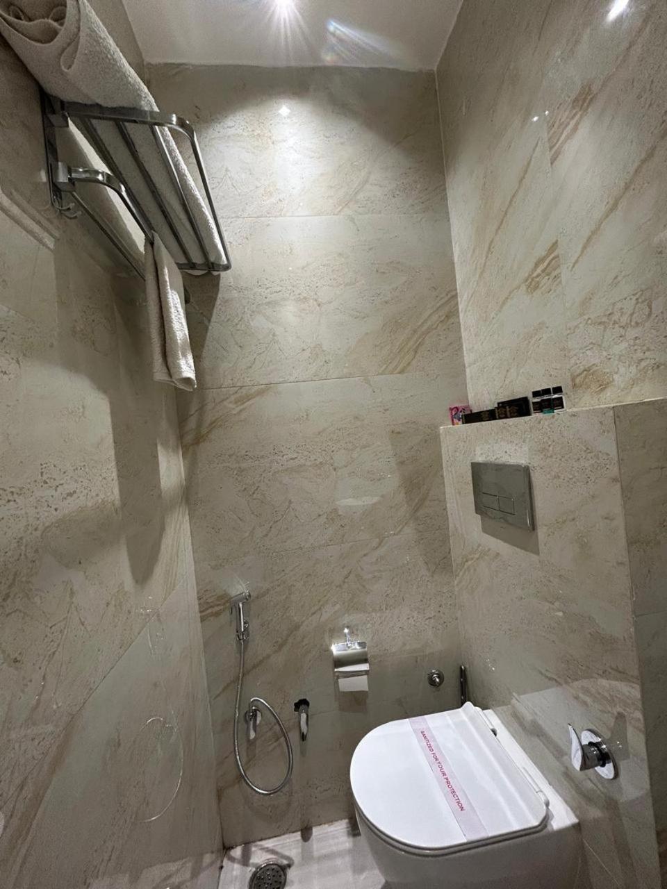 Divine Hotel Karnāl 外观 照片